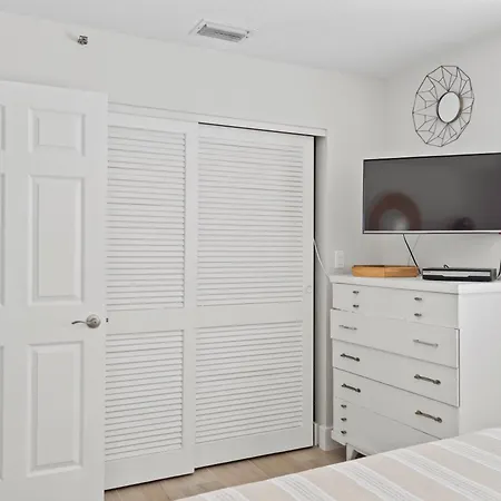 412 Beach Place Condo